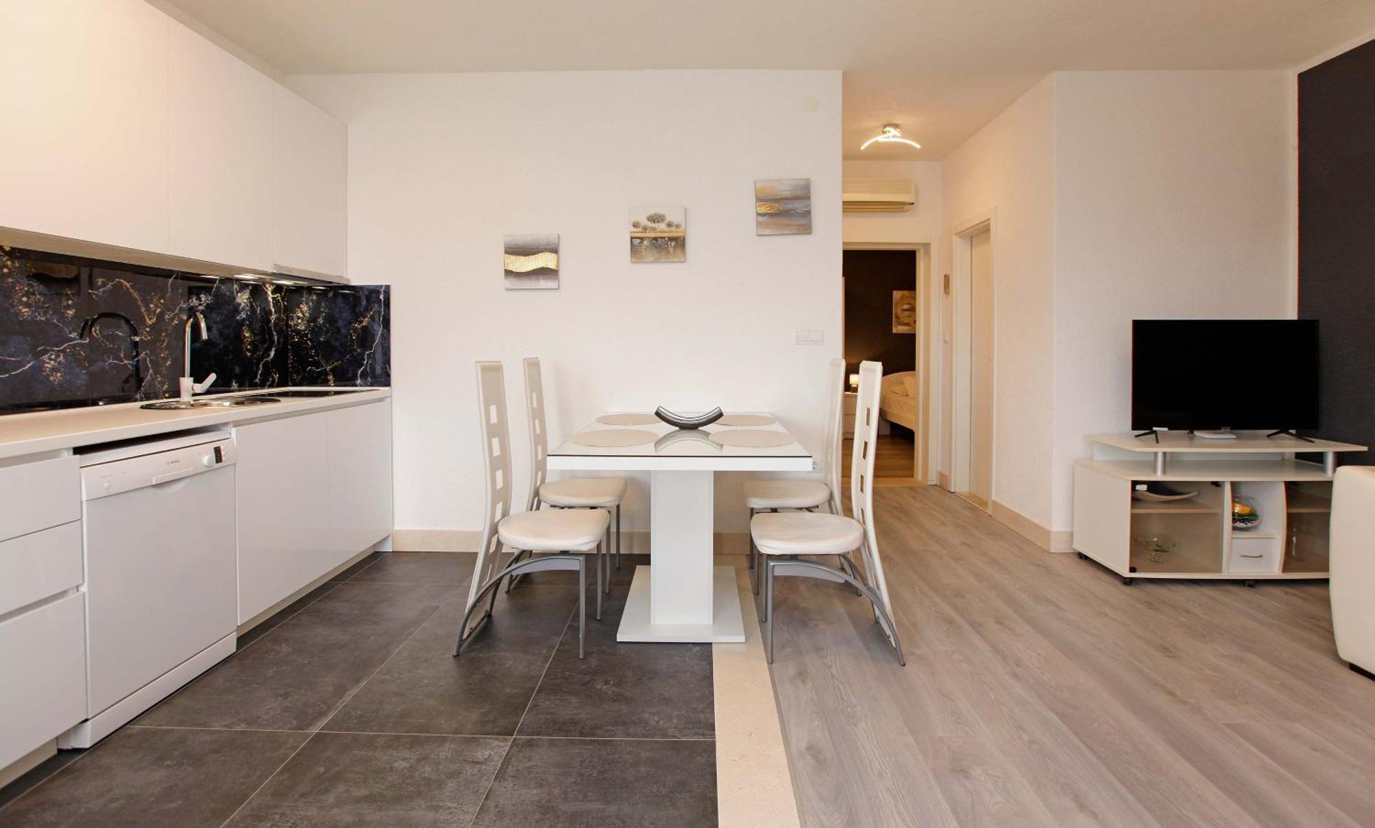 Apartments Toni بول الغرفة الصورة
