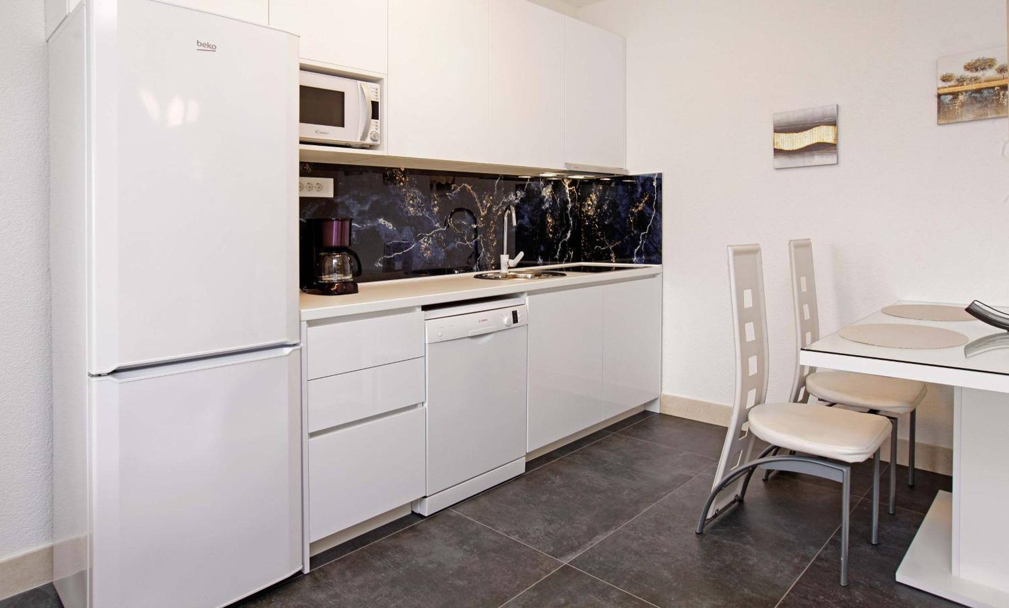 Apartments Toni بول الغرفة الصورة
