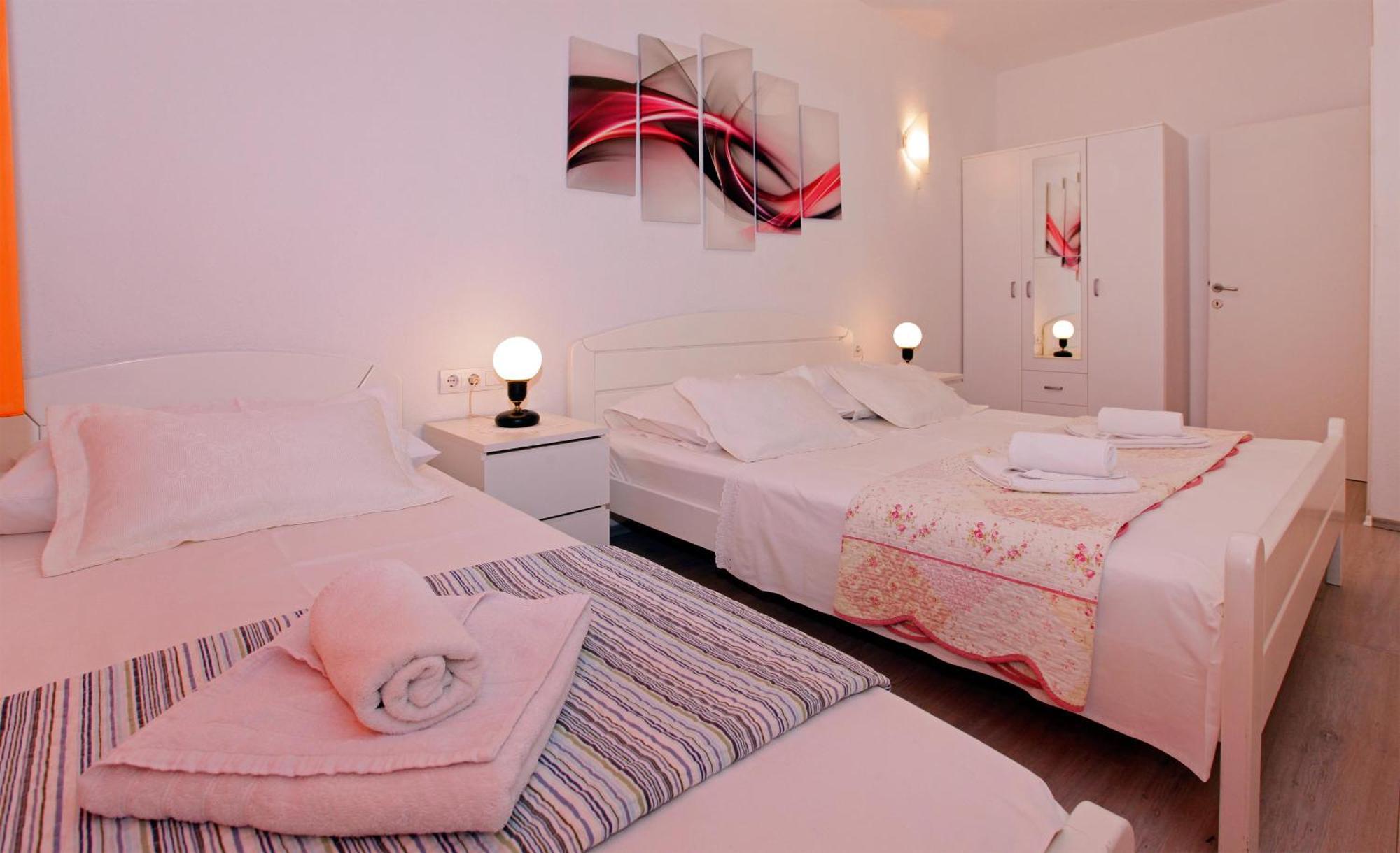 Apartments Toni بول الغرفة الصورة