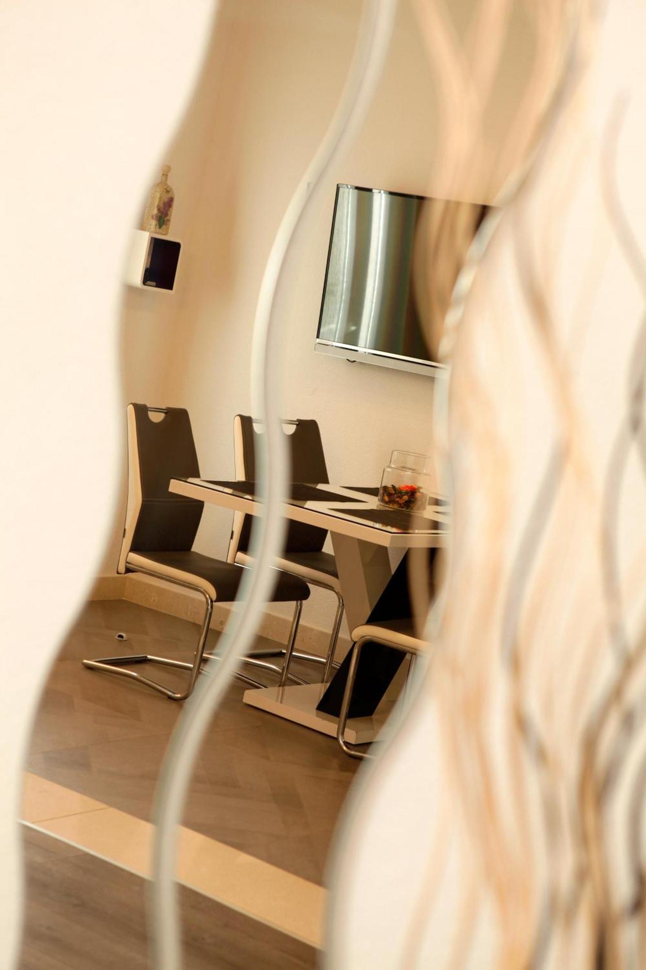 Apartments Toni بول الغرفة الصورة